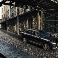 2015 Volvo XC90 official photos and details