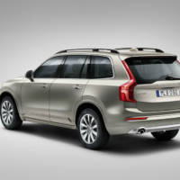 2015 Volvo XC90 official photos and details