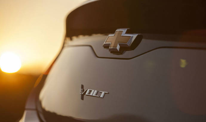 2016 Chevrolet Volt teased ahead of NAIAS debut