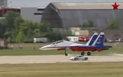 Lamborghini Huracan battles a Sukhoi jet fighter