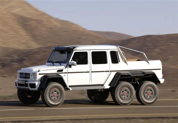 Mercedes G63 AMG 6x6 track tested in Netherland