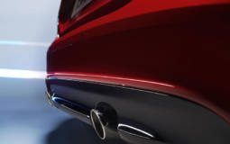 2015 Jaguar XE officially unveiled