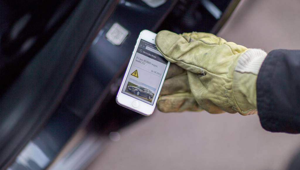 Mercedes QR code stickers to save lifes