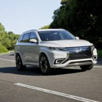 Mitsubishi Outlander PHEV Concept S unveiled ahead of Paris Motor Show