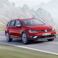 Volkswagen Golf Alltrack introduced ahead of Paris Motor Show