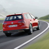 Volkswagen Golf Alltrack introduced ahead of Paris Motor Show