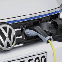 Volkswagen Passat GTE - Official pictures and details