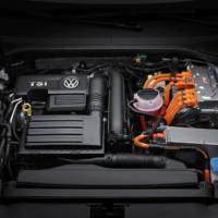 Volkswagen Passat GTE - Official pictures and details