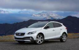 Volvo V40 Cross Country to receive all wheel drive