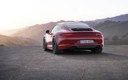 2015 Porsche 911 GTS first photos and details