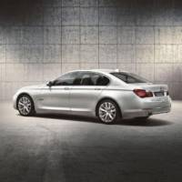 BMW Hybrid 7 Individual Edition offered in japan