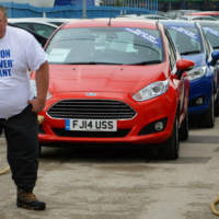 Brit tows away 14 cars for a new world record