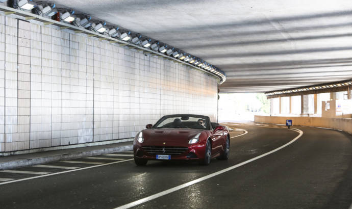 Ferrari California T reviewed by Raffaele De Simone (VIDEO)