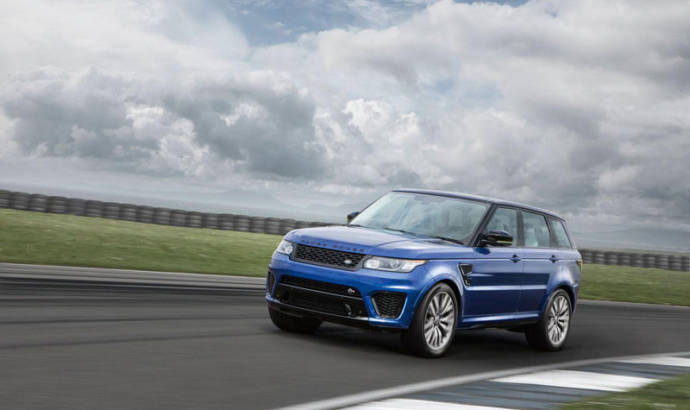 Range Rover Sport SVR on Rockingham circuit