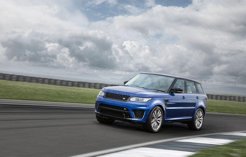 Range Rover Sport SVR on Rockingham circuit