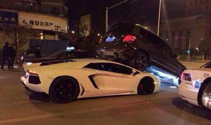 The most hilarious Lamborghini Aventador crash