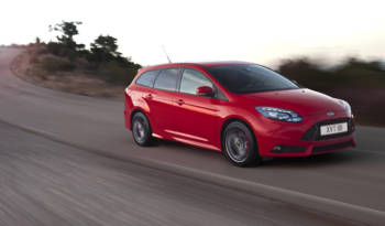 Ford Focus ST Wagon driven on circuit