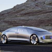 Mercedes-Benz F 015 Luxury in Motion concept revealed at 2015 CES