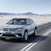 Volkswagen Cross Coupe GTE Concept introduced