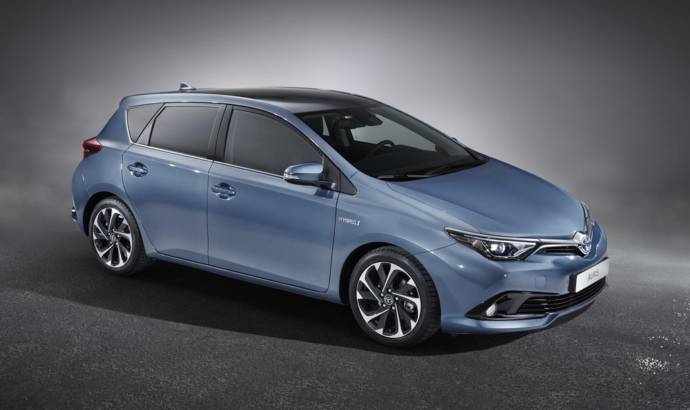 2015 Toyota Auris facelift introduced