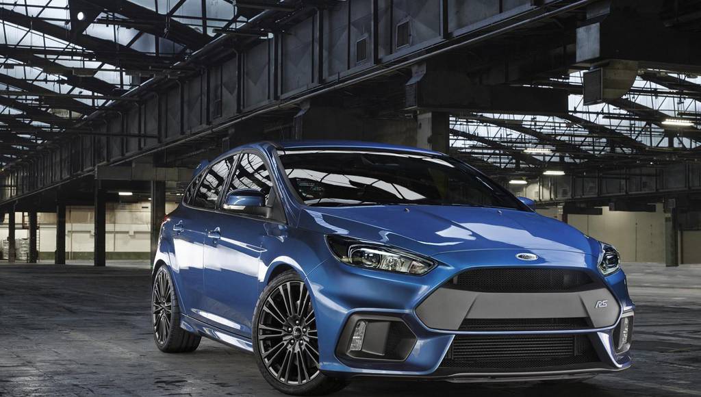 Ken Block drifts the new Ford Focus RS