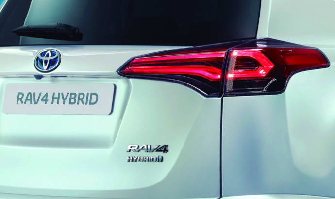 2015 Toyota RAV4 Hybrid teased