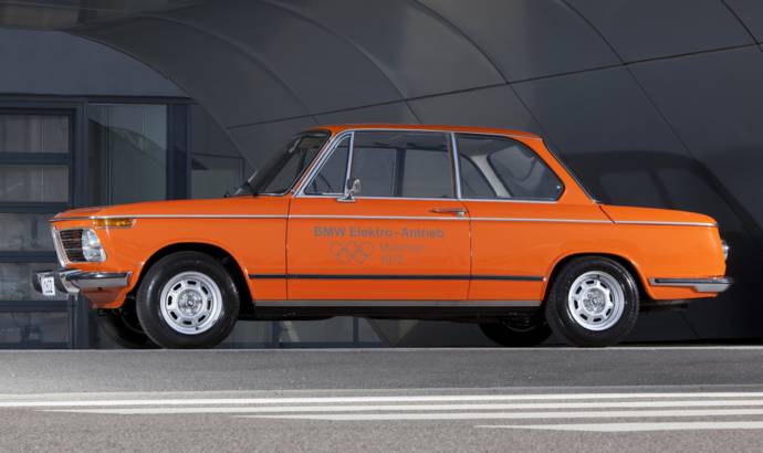 BMW shows its first electric vehicle, the 1602e
