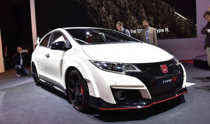 Geneva 2015 - Honda Civic Type R flexes its muscles