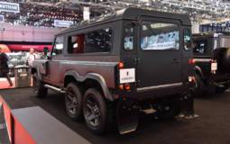 Land Rover Defender Flying Huntsman by Kahn Design is the ultimate off-roading machine