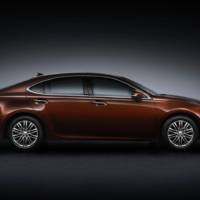 2016 Lexus ES facelift unveiled