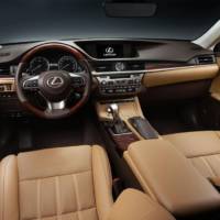 2016 Lexus ES facelift unveiled