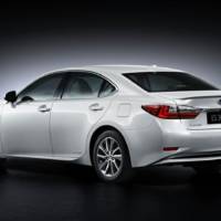 2016 Lexus ES facelift unveiled