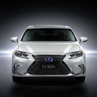 2016 Lexus ES facelift unveiled