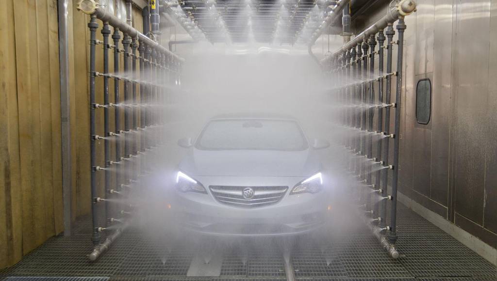 Buick demonstrates that the new Cascada is waterproof