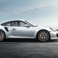 Porsche 911 Turbo S tested on track
