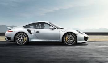 Porsche 911 Turbo S tested on track