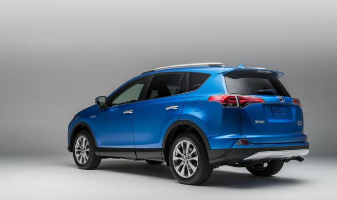 2016 Toyota RAV4 Hybrid unveiled