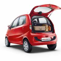 2015 Tata Nano GenX - Official pictures and details