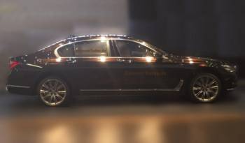 2016 BMW 7-Series side profile - Spy picture