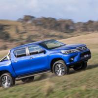 2016 Toyota Hilux officially unveiled