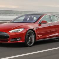 Drag race: Tesla Model S vs Porsche Panamera