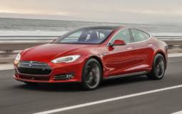 Drag race: Tesla Model S vs Porsche Panamera