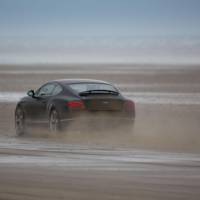 Idris Elba sets new UK land speed record in a Bentley