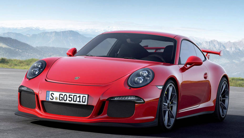 Porsche 911 GT3 RS riven on track