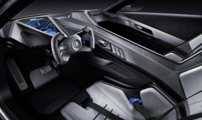 Volkswagen Golf GTE Sport Concept unveiled