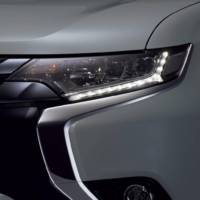 2016 Mitsubishi Outlander PHEV facelift introduced