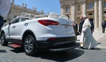 Hyundai Santa Fe Convertible is the new Pope mobile