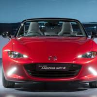 Mazda MX-5 weight distribution demonstrated