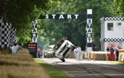 Nissan Juke Nismo RS and Terry Grant set new world record