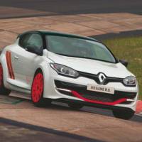 Renault Megane RS 275 Trophy R tested on track